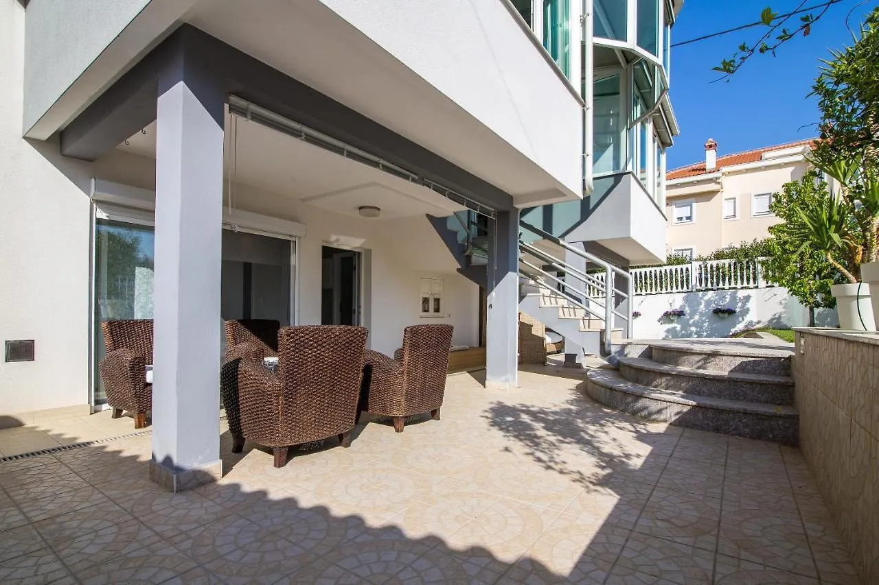 Apartments Lili Flora Zadar Kroatien